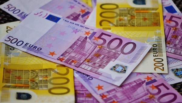 euro-hoy:-a-cuanto-cotiza-este-lunes-15-de-noviembre