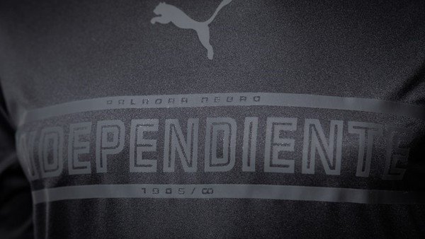independiente-presento-su-nueva-camiseta:-“paladar-negro”,-inspirada-en-un-homenaje-a-la-historia-del-club