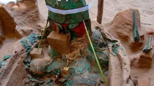 descubren-la-tumba-de-un-milenario-cirujano-preinca-en-peru