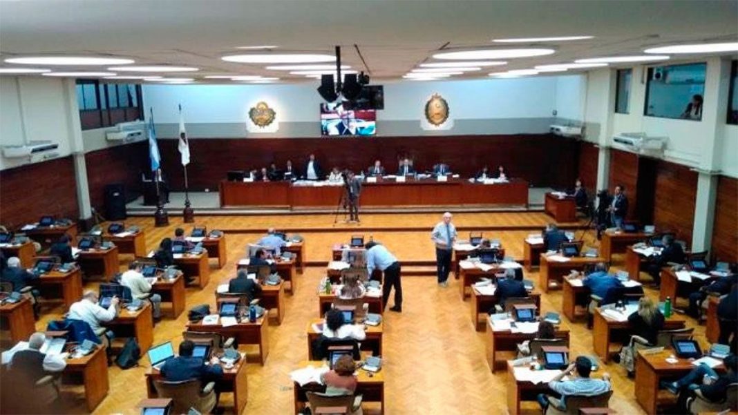 jujuy:-este-martes-la-legislatura-sesiona-para-avanzar-en-la-reforma-de-su-constitucion