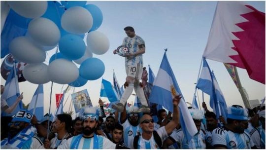 polemica-por-los-“hinchas-falsos”-de-argentina-que-llevaron-los-organizadores-de-qatar-2022
